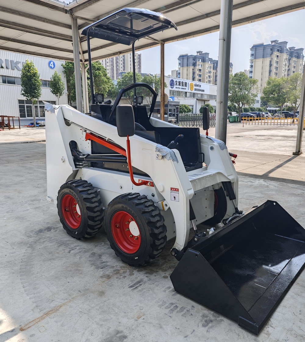 山東奔馬(SDBM)輪胎式滑移裝載機(jī)BM50